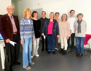 (Foto: Ch. Bartel) Von links: Hermann Petri, Edda Koch, Andrea Eßer, Vera Kosak, Barbara Hofzumahaus, Birgit Rose, Gisela Wacker, Adrian Krug, Erika Denninger