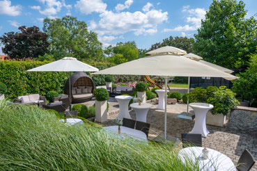 - ® Birkenhof Gols Hochzeit - Traumhafter Garten mit Spielplatz
