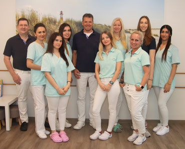 Team - Praxis für Zahnheilkunde & Implantologie - Dr. med. dent. Malte Uhrigshardt - Tornesch im Kreis Pinneberg
