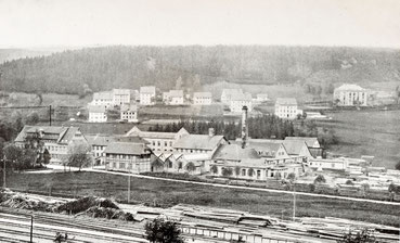Die Uhrenfabrik in Lenzkrich um 1920 (Abbildung aus: Quelle 1, S. 89)