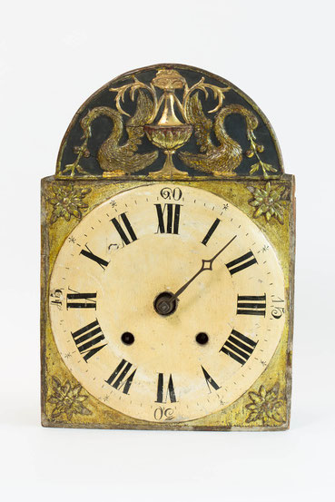 Die schwarzwälder Uhr nach den Restaurierungsmaßnahmen und der Konservierlung.