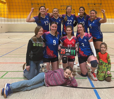 gewohntes Bild in der Vorsaison: Damen-2 nach 3-Punkte-Erfolg in der Bezirksliga