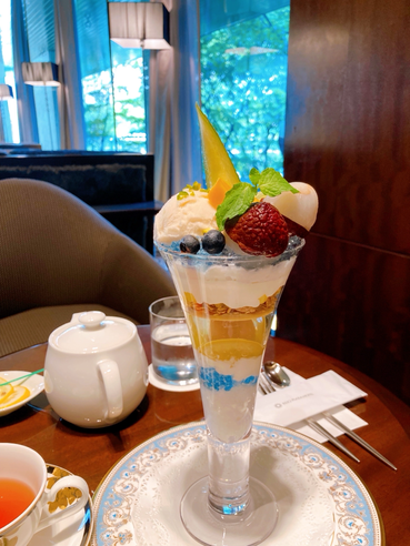 【9月/平日限定】Hotelラウンジ個人セッション 15,000円。この写真クリックで→申し込み画面へ