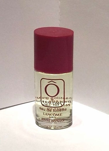 Ô DE LANCÔME - ANCIENNE MINIATURE EAU DE TOILETTE 7,5 ML - BOUCHON PLASTIQUE BORDEAUX