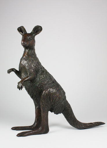 Känguru, Japan, Ende 19. Jhdt.,  Meiji Periode, Bronze ca. 28cm lang x ca. 8 cm breit x ca. 27 cm hoch