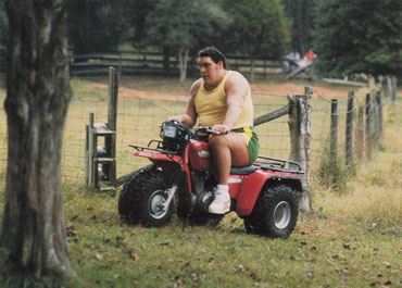 André the Giant su Honda ATC250ES del 1985