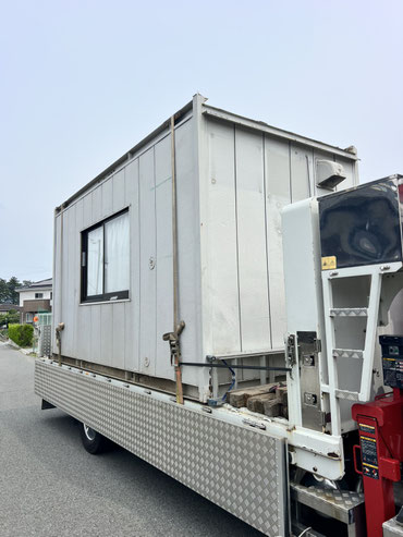 ユニック車でのコンテナ移動