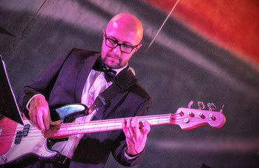 Johannes - Bassgitarre