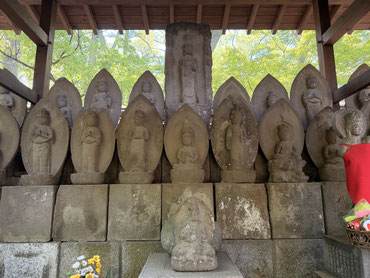西国三十三観音像群の写真1