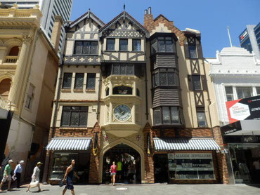 ロンドンの下町っぽいlondon court