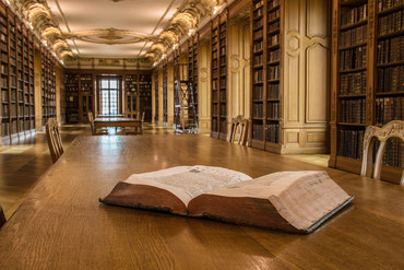 Grande salle de la bibliothèque bénédictine de l'abbaye Saint-Michel de Saint-Mihiel