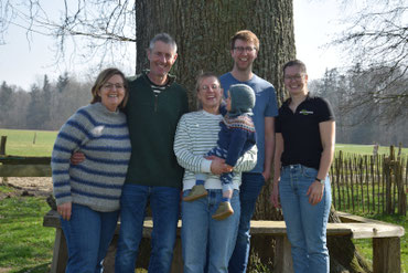 Familie Espermüller im Garten
