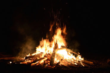 Lagerfeuer Jugendcamp Junge Kirche Berlin