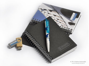 Taccuino notebook spiralato in cuoio rigenerato e fogli recycled abbinati alla penna e usb - Progetto Consiglio Regione FVG