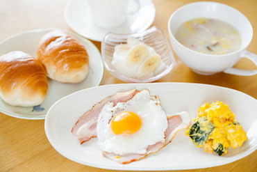 朝食