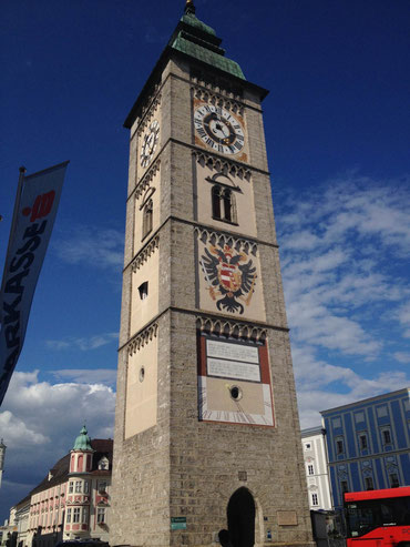 Une tour sur la place principale de la ville de Enns