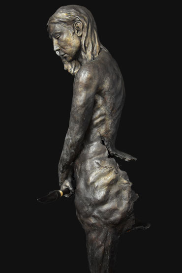 After the battle_Centaur_bronze sculpture_figurative sculpture_Alexandra Kapogianni-Beth_www.bildhauerwerke-ak.de