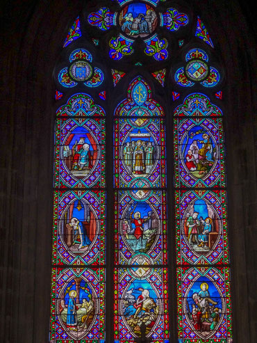 Bild: Fenster der Kathedrale Saint Pierre in Vannes, Bretagne