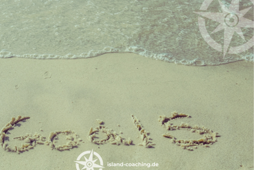 In Sand geschrieben steht "Goals". Es geht um klare und messbare Ziele.