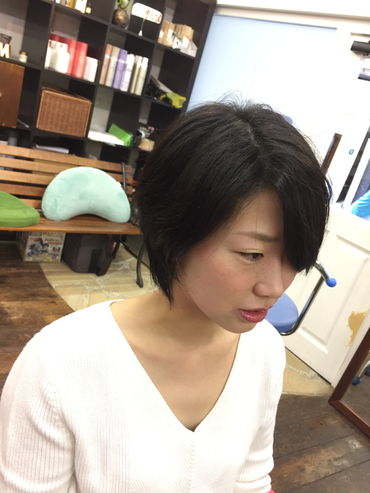 ショートカットのキモはえりあし 横浜・美容室・可愛い女性・ショートスタイル