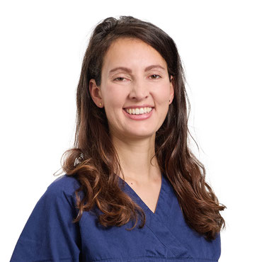 Clara Esquinazi, Kieferorthopädin - Zahnstellungskorrekturen