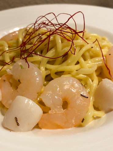 11.     人気❗️  海老と小柱のジャポネーゼソース　🌶️　１,３００円  