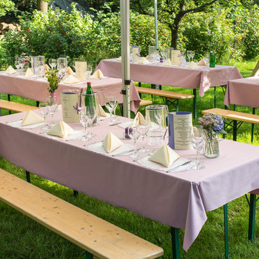 Gartenhochzeit in Hamburg, Hochzeitsdeko, Feierlich heiraten Outdoor