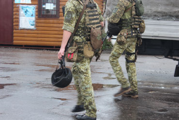 Soldaten, Waffen, Grenze, Ukraine