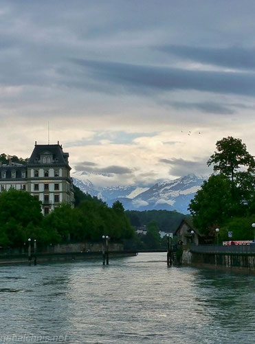 Ausfluss der Aare aus dem Thunersee