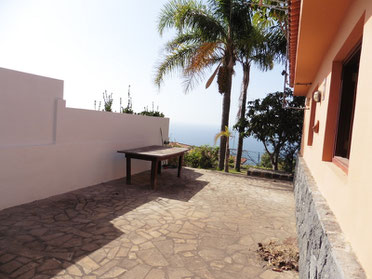 seitliche Terrasse