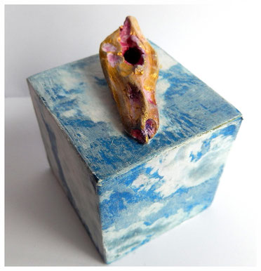 Objekt, Holzwürfel, Fotodruck auf Papier, Treibholz, Farbe, 2014