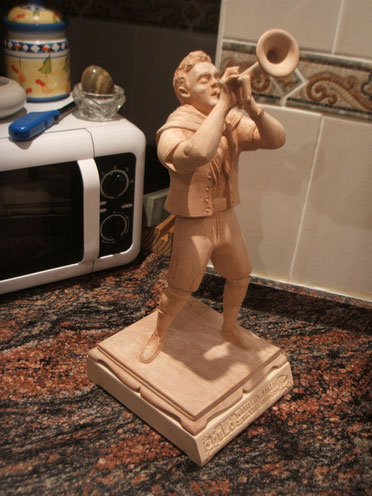 Escultura Trompetista