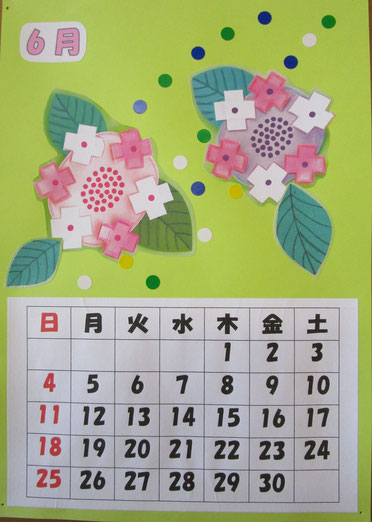 6月のカレンダー作りは、雨降る日の紫陽花です。もうすぐ夏！
