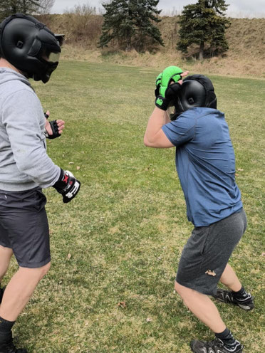 SC Int'l Street Combatives Selbstverteidigung Übergang von Aggression zu Gewalt – Warum es zu einer Reaktionsverzögerung kommt