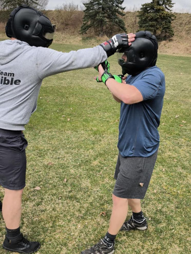 SC Int'l Street Combatives Selbstverteidigung Übergang von Aggression zu Gewalt – Warum es zu einer Reaktionsverzögerung kommt