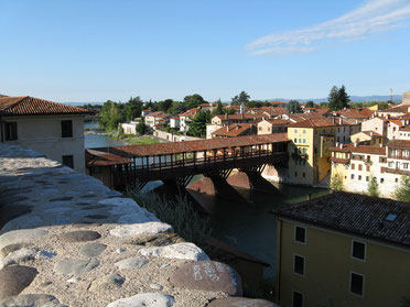 Die  Ponte degli Alpini über die Brenta