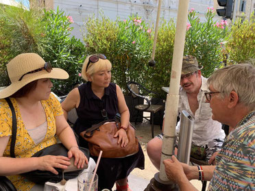 マルセイユの港のカフェでイヴ氏とタロット談義