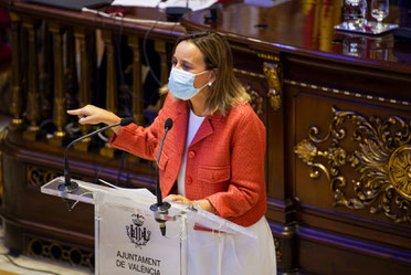 Paula Llobet en el Pleno del Ayuntamiento de Valencia