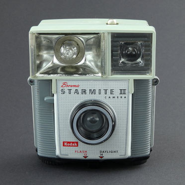 KODAK Brownie Starmite II Camera 1962 - 1967 © engel-art.ch