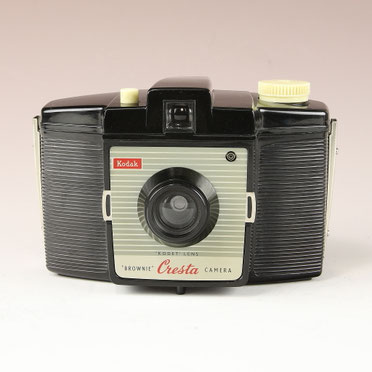 KODAK Brownie Cresta Camera 1955-1958 © engel-art.ch