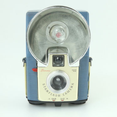 KODAK Brownie Starflash Camera 1957 - 1965 © engel-art.ch