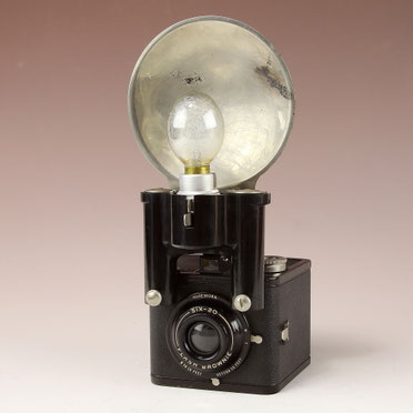 KODAK Six-20 Flash Brownie 1946-1955 © engel-art.ch