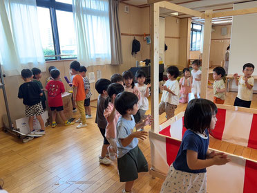 あしたが　たのしみ〜！