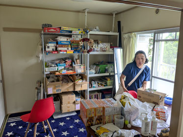 105号室、入居したばかりで整理中