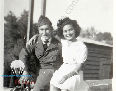 Tony Di PIETRO, en 1945, avec son épouse Ginette.