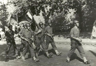 Défilé des hommes du 1er bataillon de Choc à Ajaccio. 1944