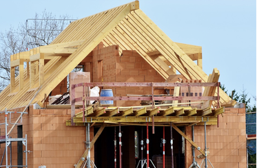 Bâtiment immeuble en train d'être construit - Gros oeuvre