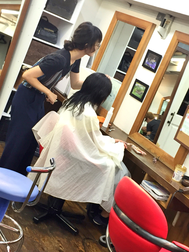 横浜の無責任美容師☆人を切ってこそ本当に必要な事が分かり、仲間がいる事が2倍の成長を促す