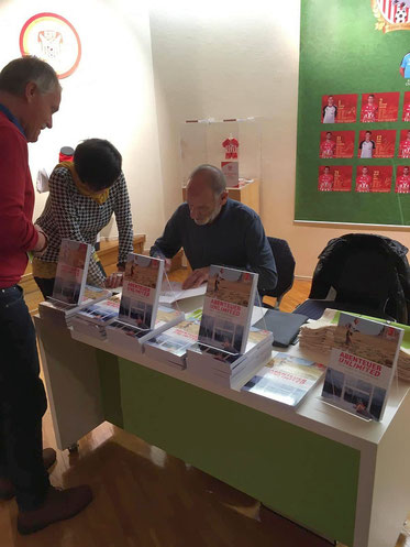 Signierstunde mit Helmut Linzbichler