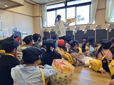 どんぐりむらのぼうしやさん